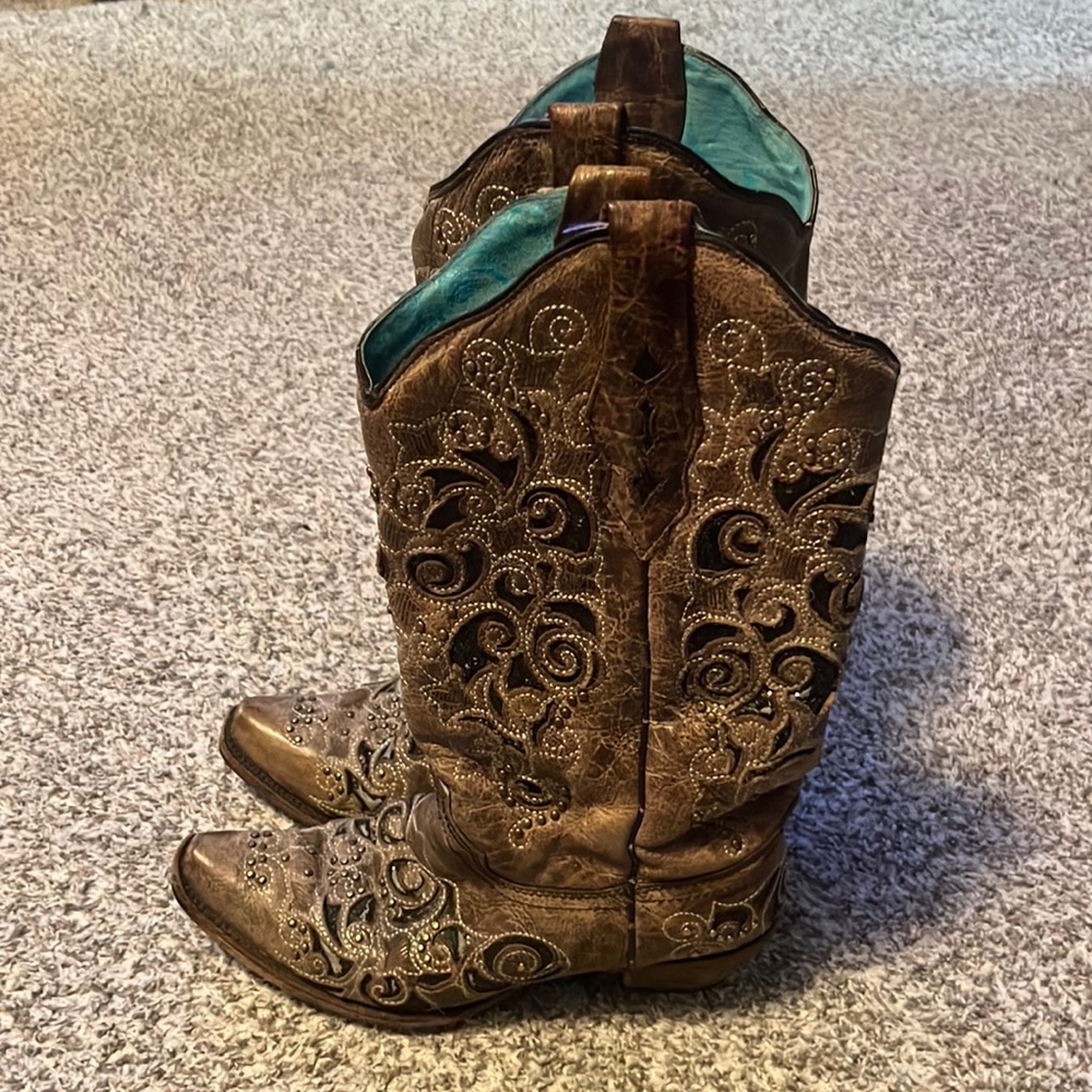 Coral boots